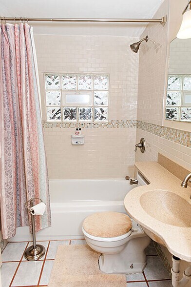 More Photos Of 56 El Paso Blvd, Manitou Springs Hotel For Sale