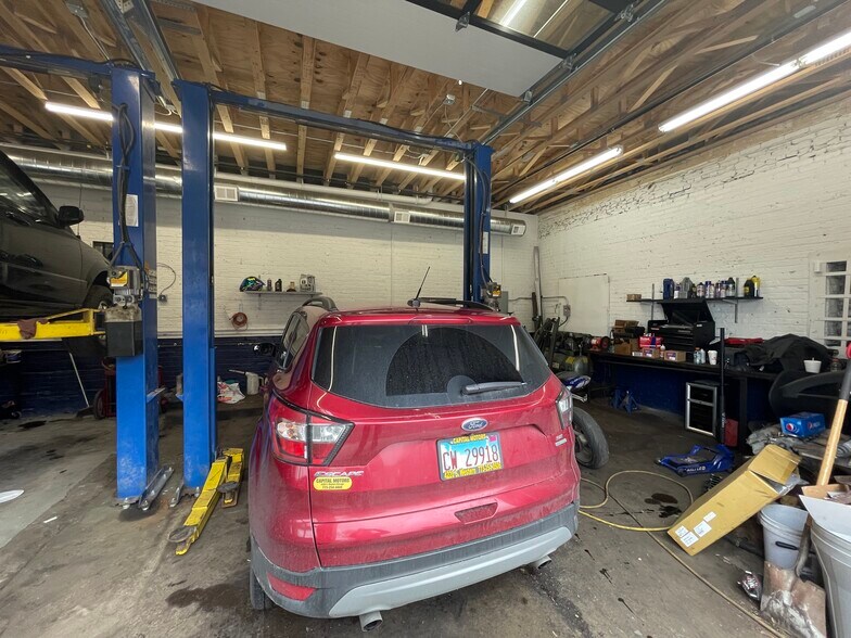 More Photos Of 3800 W Division St, Chicago Auto Salvage Facility For Lease