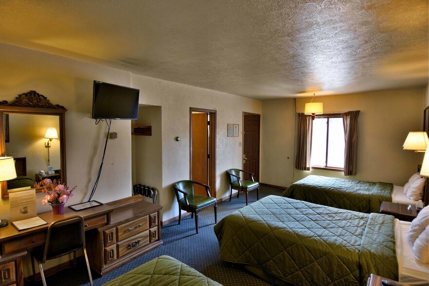 More Photos Of 100 Silver St, Hurley Hotel For Sale