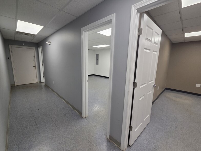 More Photos Of 114-120 Hankwoods Dr, Beckley General Retail For Lease