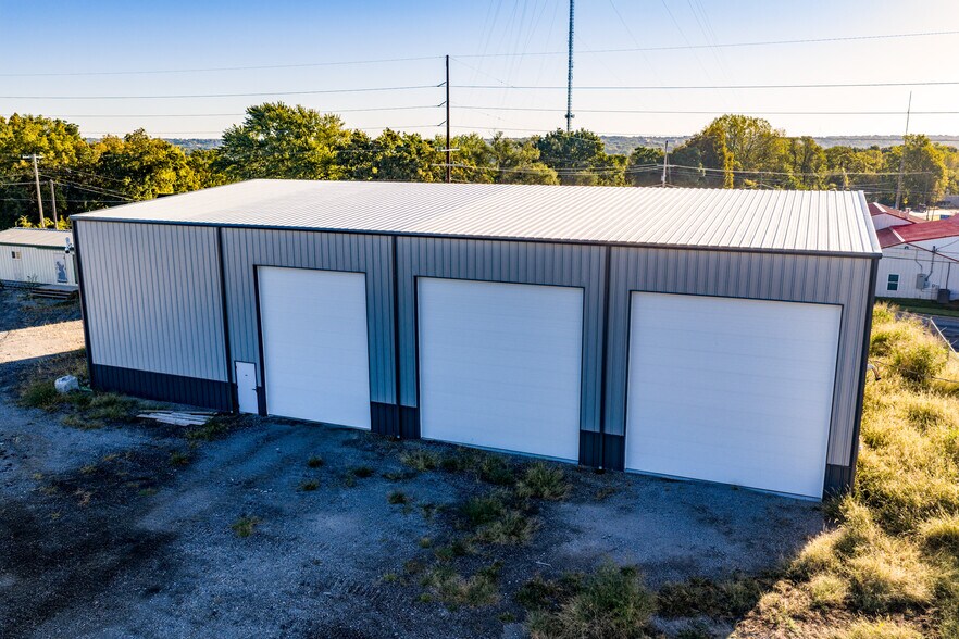More Photos Of 1624 Blue Ridge Blvd, Kansas City Warehouse For Sale