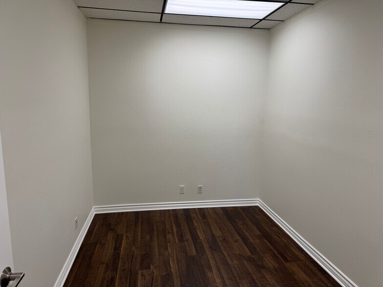 More Photos Of 25124 Narbonne Ave, Lomita Office For Lease