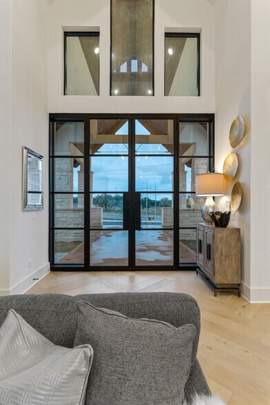 More Photos Of 7505 E US Highway 290, Johnson City Flex For Sale