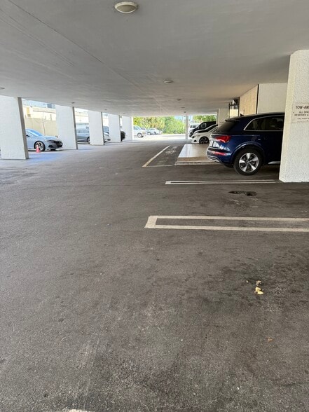 More Photos Of 2300 Palm Beach Lakes Blvd, West Palm Beach Office For Lease