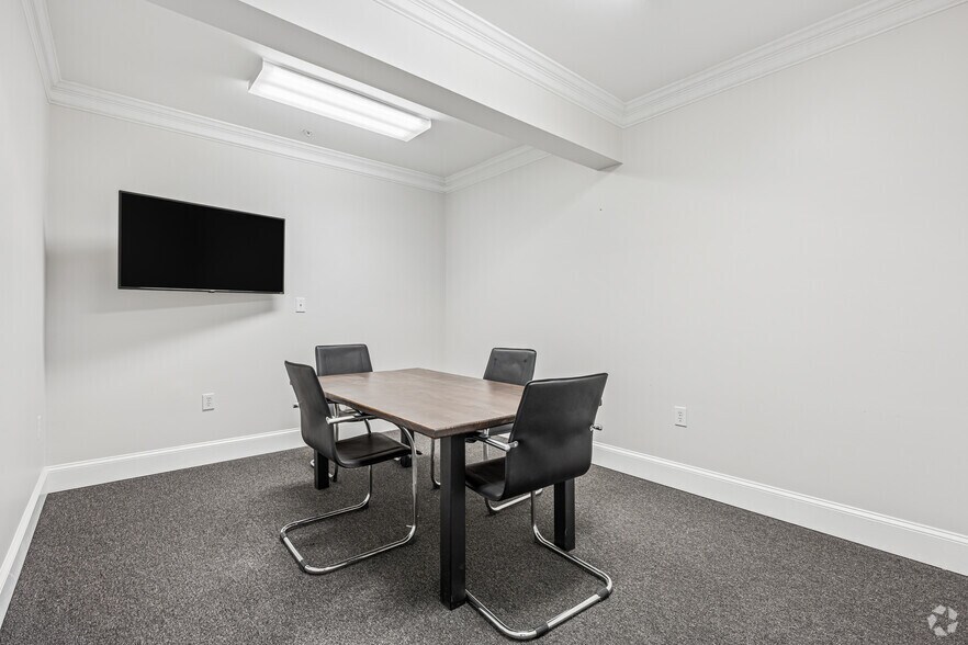More Photos Of 1290 Kennestone Cir, Marietta Unknown For Lease