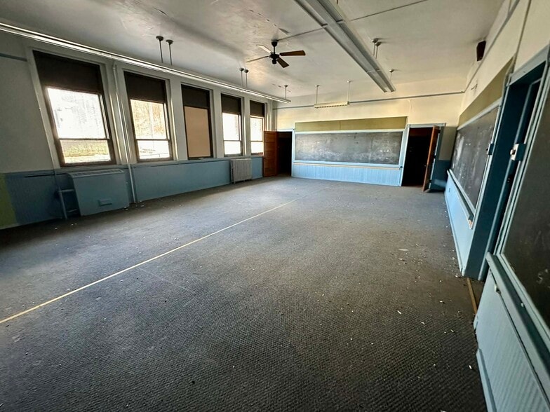 More Photos Of 124 E Abbott St, Lansford Specialty For Sale