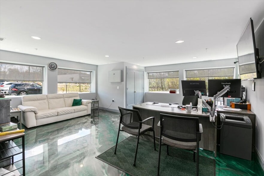 More Photos Of 409 Emerson Ave, Hampstead Industrial For Sale