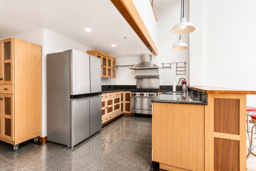 More Photos Of 865 Florida St, San Francisco Office For Lease