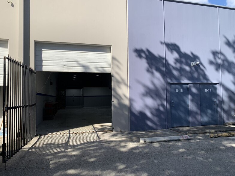 More Photos Of 4960 NW 165th St, Miami Warehouse For Sale