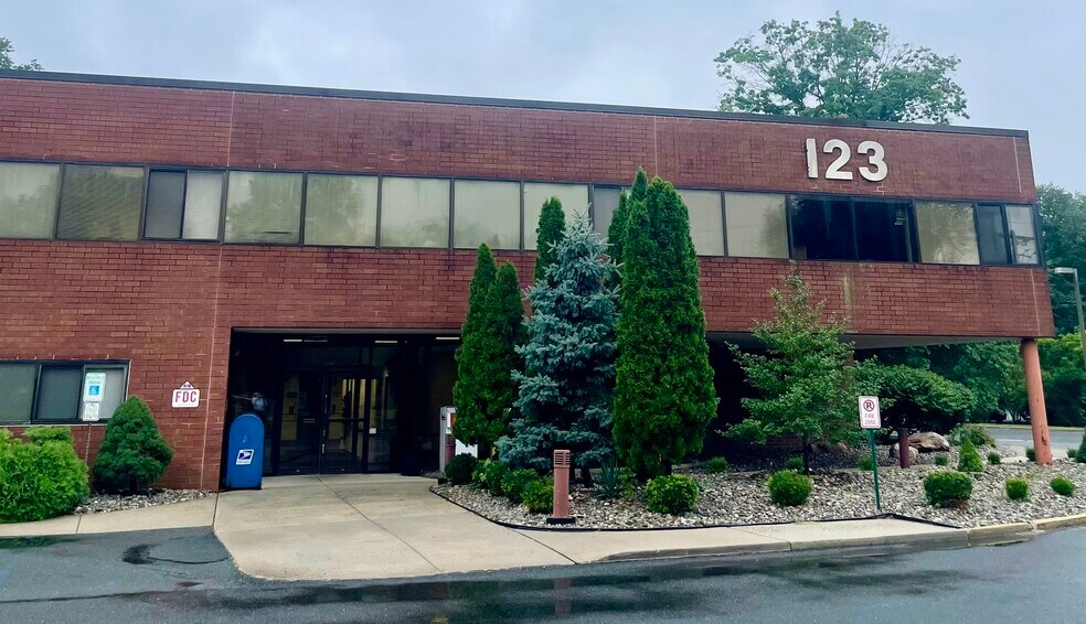 More Photos Of 123 Franklin Corner Rd, Lawrenceville Medical For Sale
