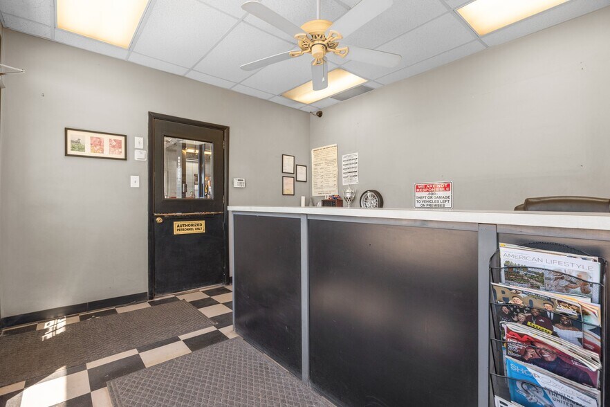 More Photos Of 2304 Huntingdon Pike, Huntingdon Valley Auto Repair For Sale