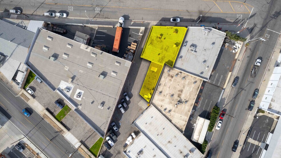 More Photos Of 12712 Saticoy St, North Hollywood Light Distribution For Lease