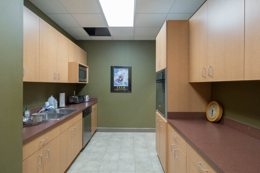 More Photos Of 7525 Pennsylvania Ave, Sarasota Office For Lease