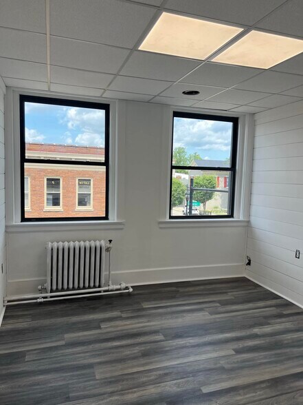 More Photos Of 251 E Main St, Batavia Office For Sale