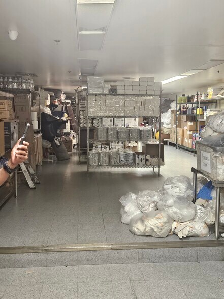 More Photos Of 7111 Pacific Blvd, Huntington Park Restaurant For Sale