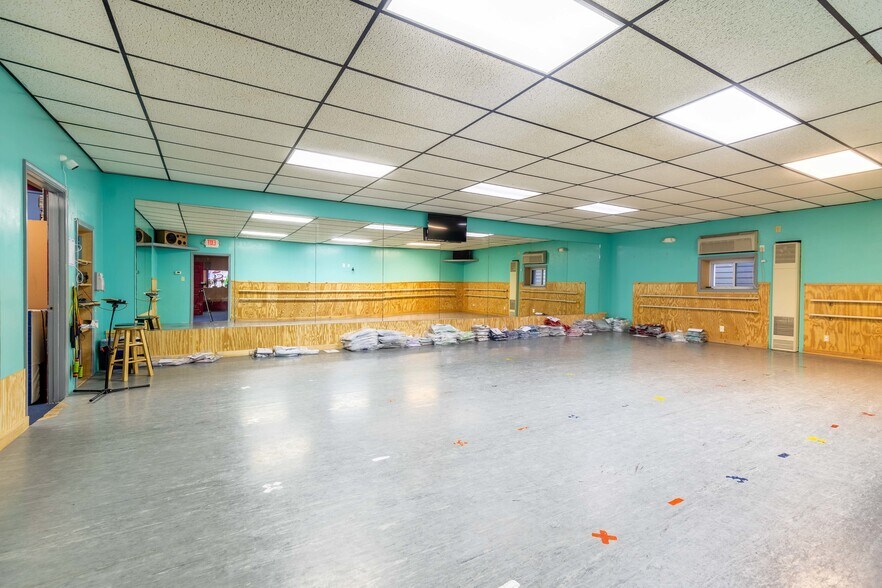 More Photos Of 232 N Main St, Mercersburg Storefront Retail Residential For Sale