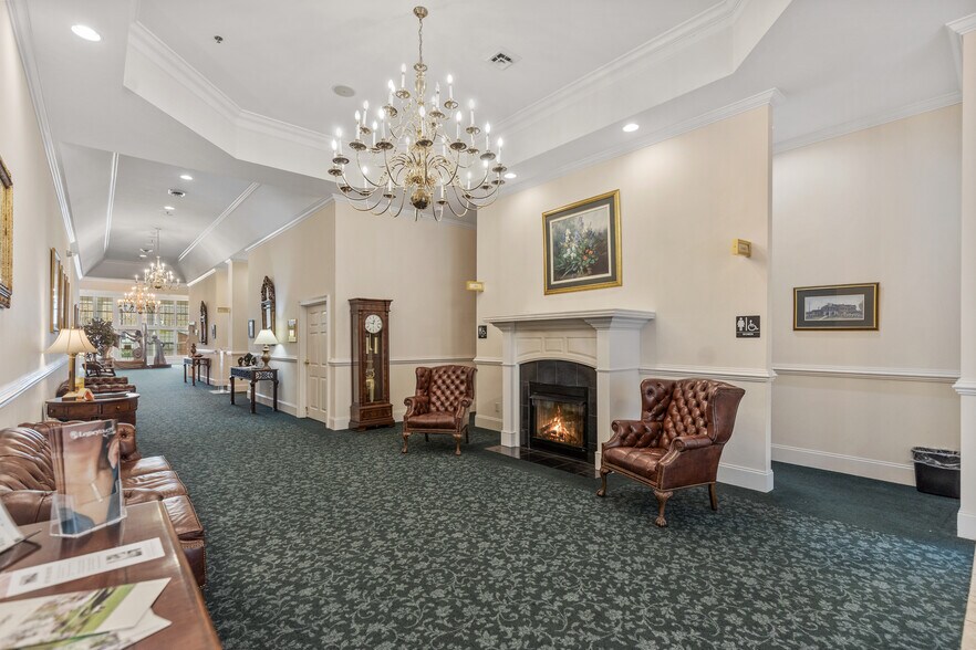 More Photos Of 300 N Tennessee Ave, Etowah Funeral Home For Sale