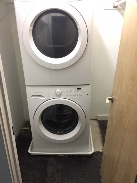 More Photos Of 14 S 15th St, Richmond Storefront Retail Residential For Sale