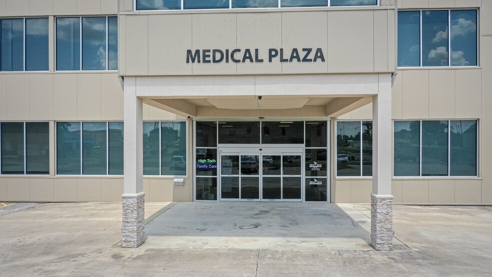 More Photos Of 16422 Stuebner Airline Rd, Spring Medical For Lease