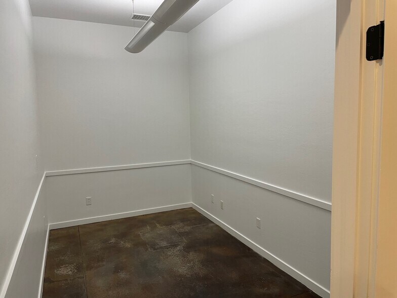 More Photos Of 1951 Commerce Center Circle, Prescott Medical For Lease