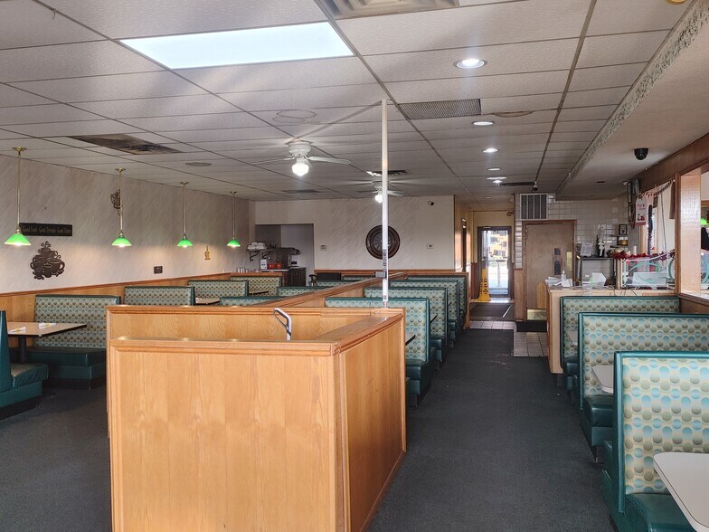 More Photos Of 14201 Martin Luther King Jr Dr, Dolton Storefront For Sale