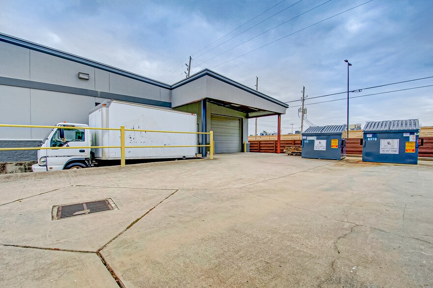 More Photos Of 7102 Glen Chase Ct, Houston Office For Sale