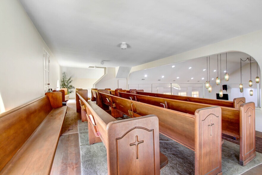 More Photos Of 724 S Glenoaks Blvd, Burbank Religious Facility For Sale