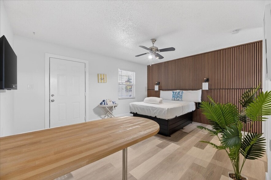 More Photos Of 523 72nd Ave, St Pete Beach Hotel For Sale