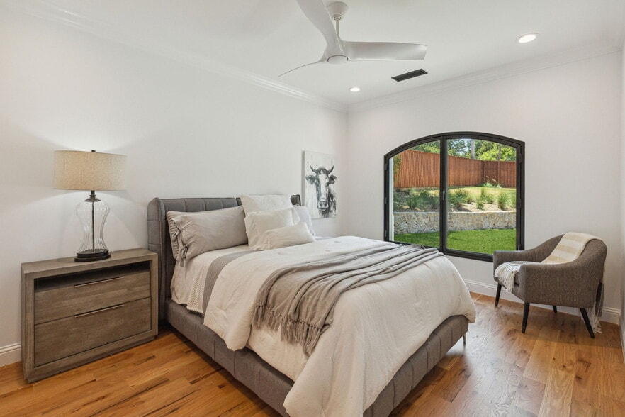 More Photos Of 615 Brewer Rd, Southlake Specialty For Sale