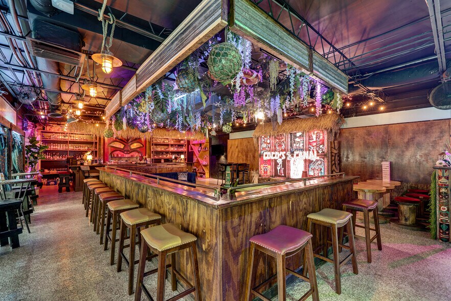 More Photos Of 616-624 Marina Bay Dr, Kemah Storefront For Sale