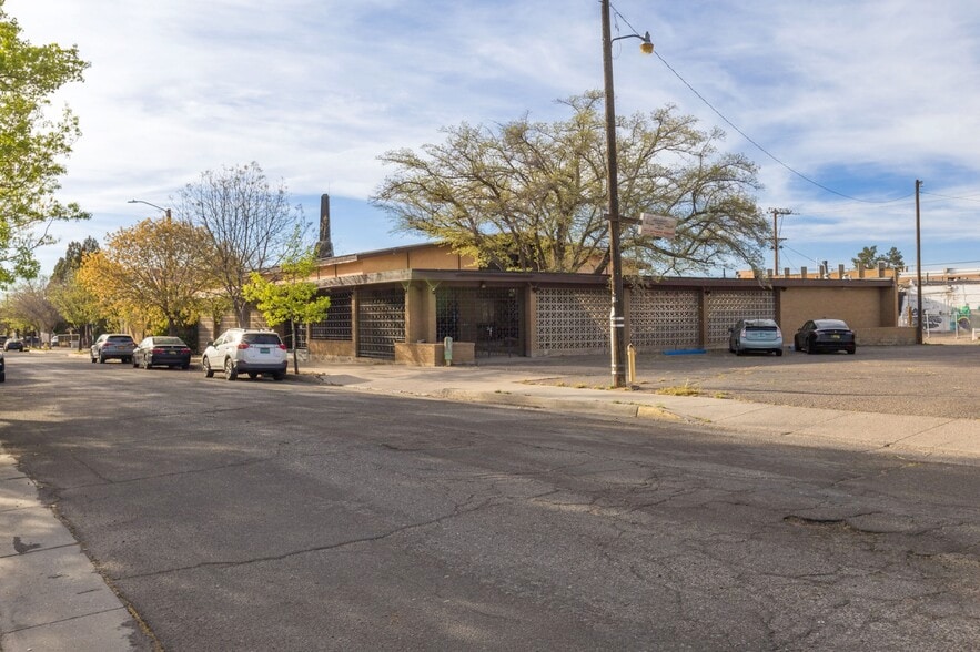 More Photos Of 111 University SE Blvd, Albuquerque Specialty For Sale
