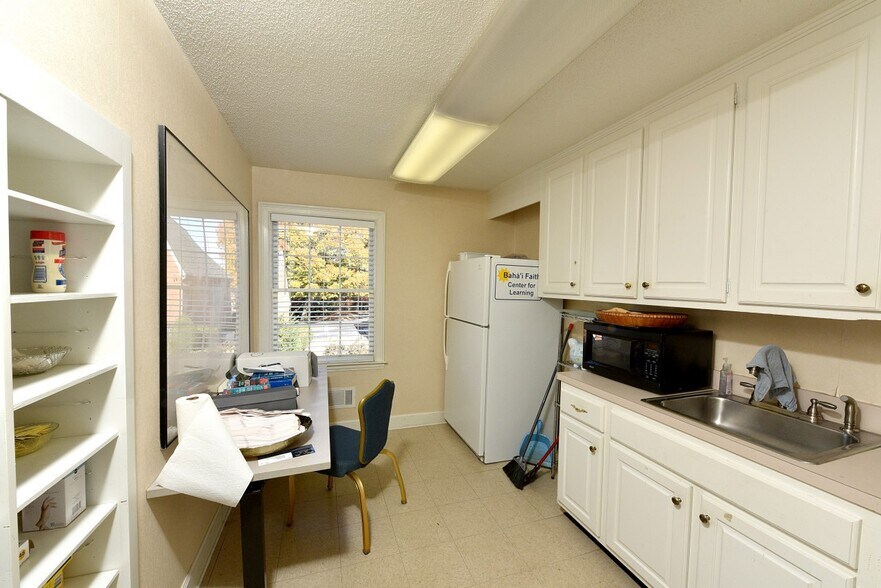 More Photos Of 2601 Sandy Plains Rd, Marietta Office For Sale