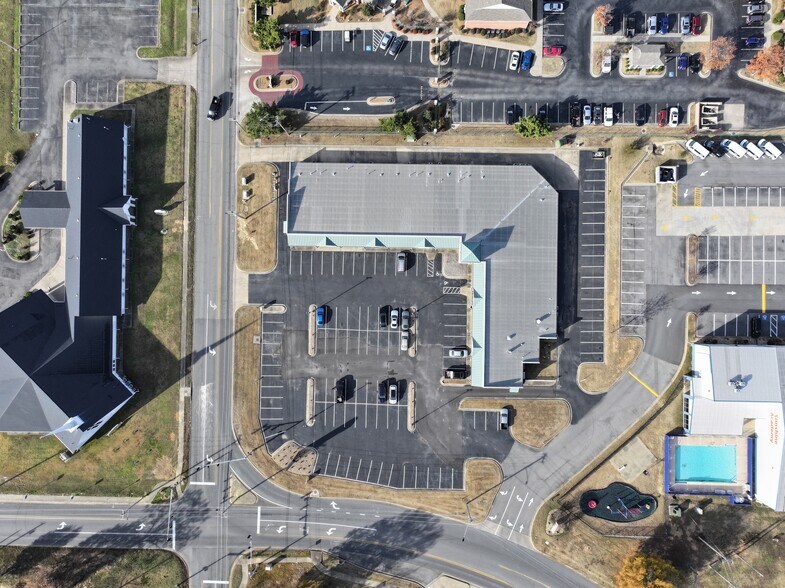 More Photos Of 2100 Meadowlake Rd, Conway Unknown For Lease