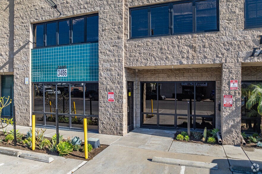 More Photos Of 3486 Kurtz St, San Diego Warehouse For Lease