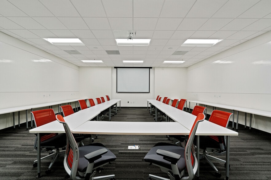 More Photos Of 3450 Ingleside Blvd, North Charleston Office For Lease