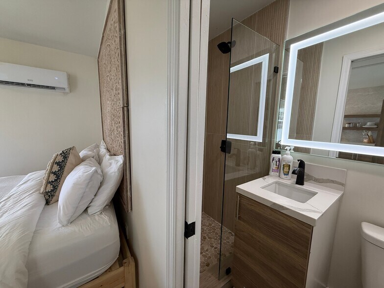 More Photos Of 2502 Tamarind Dr, Hutchinson Island Hotel For Sale