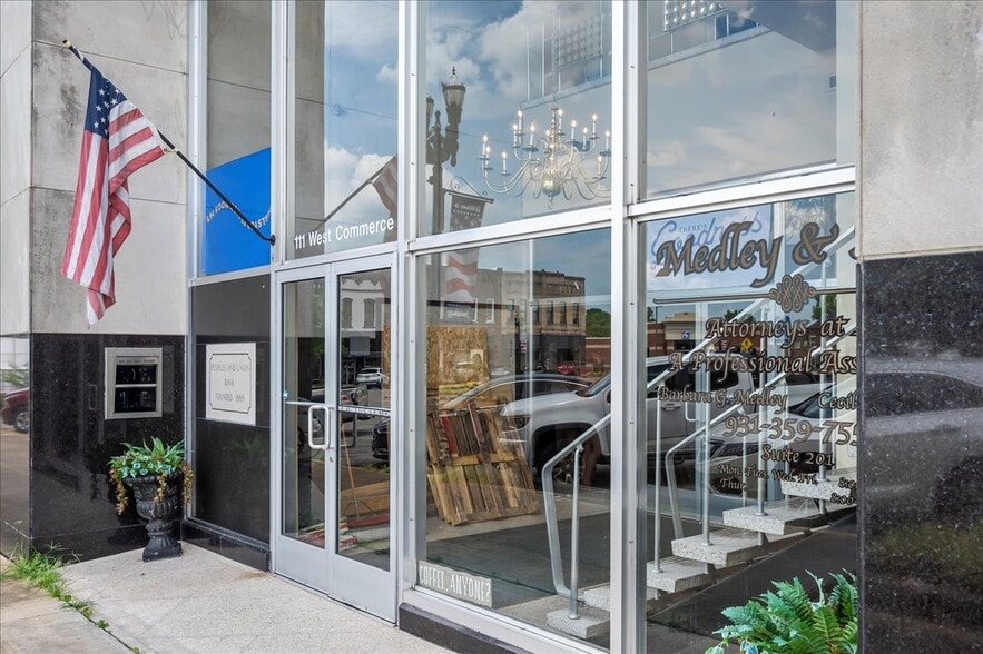 Primary Photo Of 111 W Commerce St, Lewisburg Bank For Sale