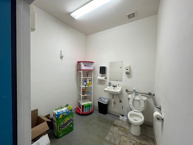 More Photos Of 16645 US Highway 19, Hudson Showroom For Sale