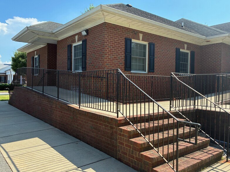 More Photos Of 1880 W City Dr, Elizabeth City Medical For Sale