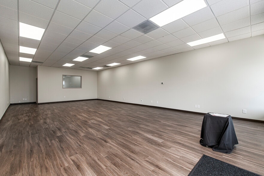 More Photos Of 12950 SW Pacific Hwy, Tigard Storefront Retail Office For Lease