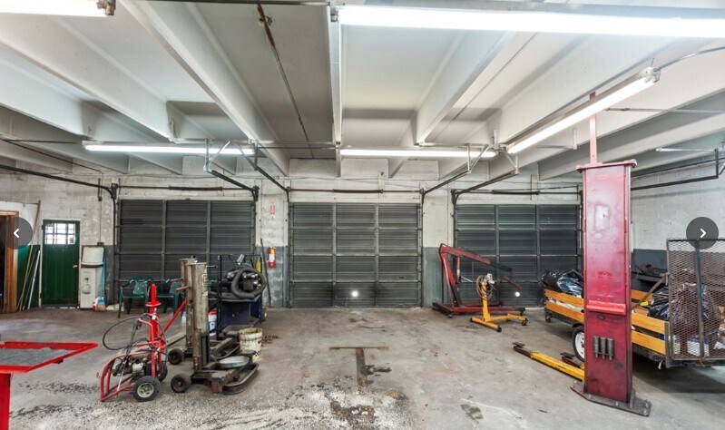 More Photos Of 301 Washington Ave, Easley Auto Repair For Sale