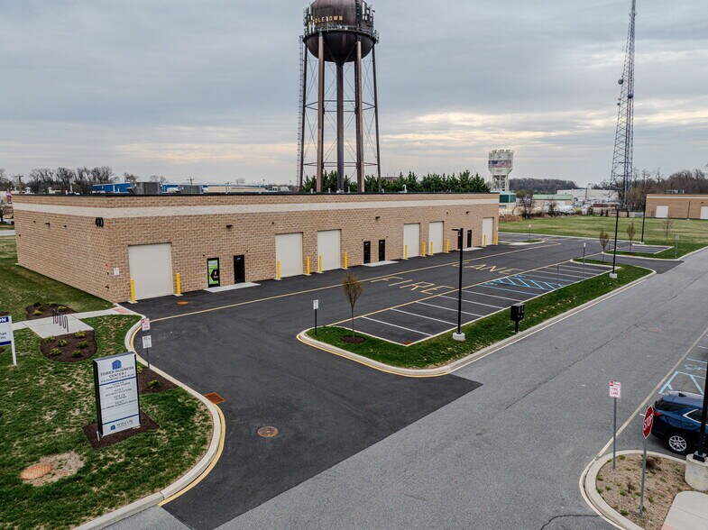 More Photos Of 410 Diamond State Blvd, Middletown Light Distribution For Lease