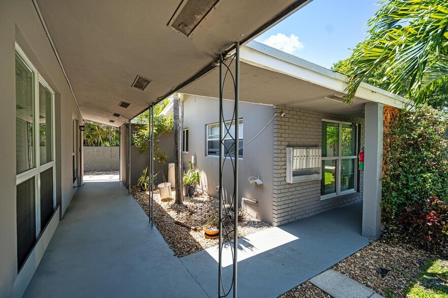 More Photos Of 2201 NE 14th Ave, Wilton Manors Apartments For Sale