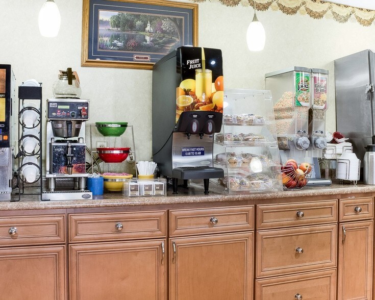 More Photos Of 900 N 43rd St, Grand Forks Hotel For Sale