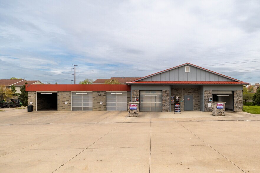Primary Photo Of 875 Sherrylynn Blvd, Pleasant Hill Carwash For Sale
