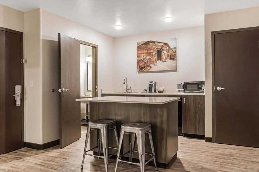 More Photos Of 4655 Harrison Ave, Butte Hotel For Sale