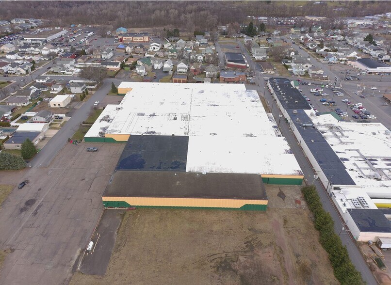 More Photos Of 4th & Pacific Ave @ Pacific Ave, West Pittston Warehouse For Sale