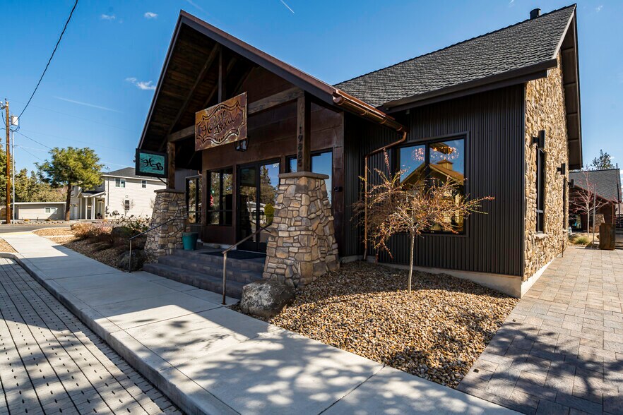 More Photos Of 19885 7th St, Bend Light Manufacturing For Lease