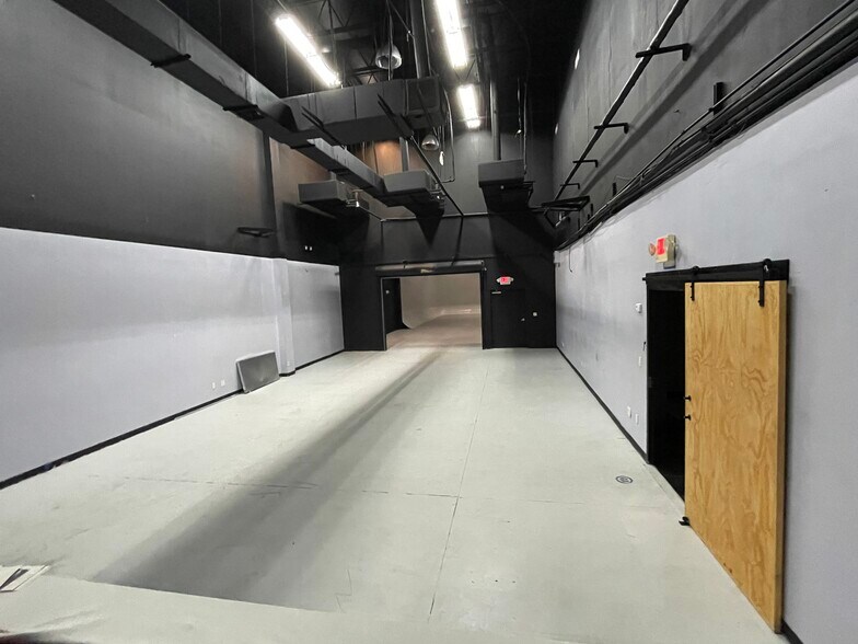 More Photos Of 1700 35th St, Orlando Warehouse For Lease