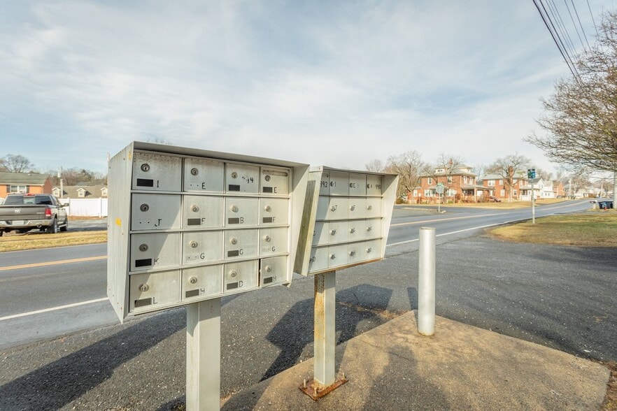 More Photos Of 990 Chicago Ave, Harrisonburg Apartments For Sale